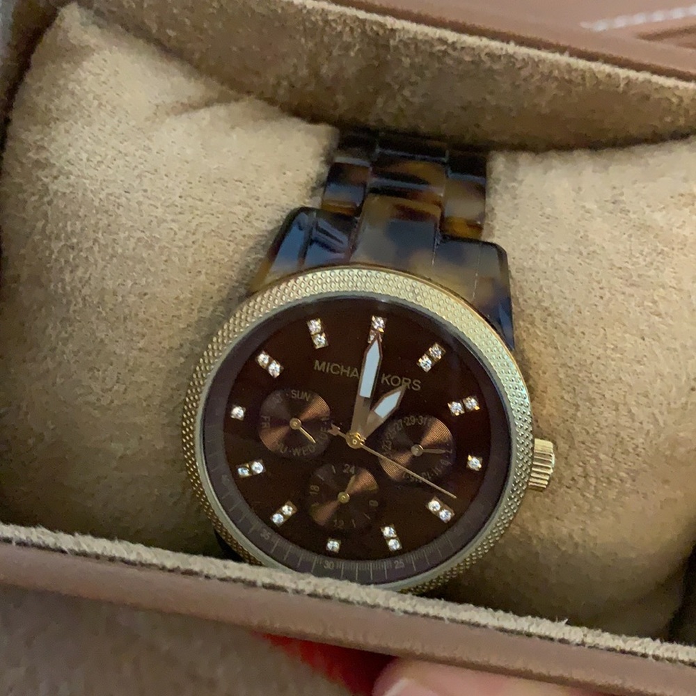 Michael Kors Watch - Picture 2 of 6
